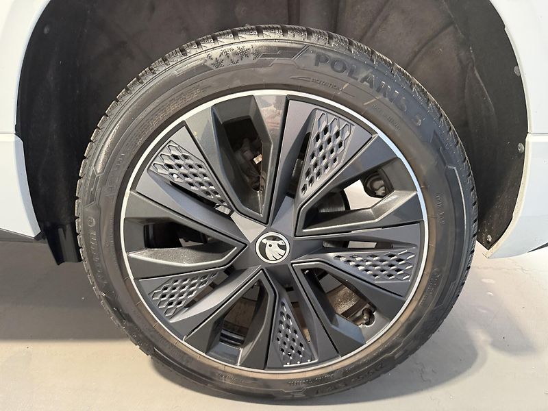 Škoda Karoq 1.5 TSI 110kW Sportline DSG - fotka 14 z 14