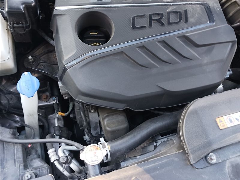 Hyundai i40 1,6 CRDI KOMBI AUTOMAT, ČR - fotka 21 z 23