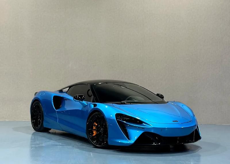 McLaren Ostatní (2023) Hybridní sportovní model - fotka 2 z 15