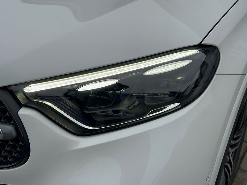 Mercedes-Benz GLC 300 de 4MATIC kupé - fotka 9 z 29