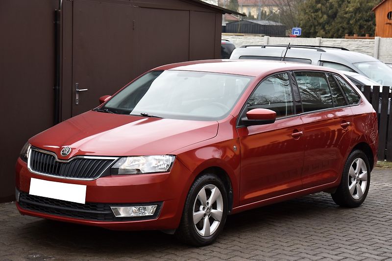 Škoda Rapid 1.6 TDi CR SPACEBACK STYLE - fotka 6 z 33