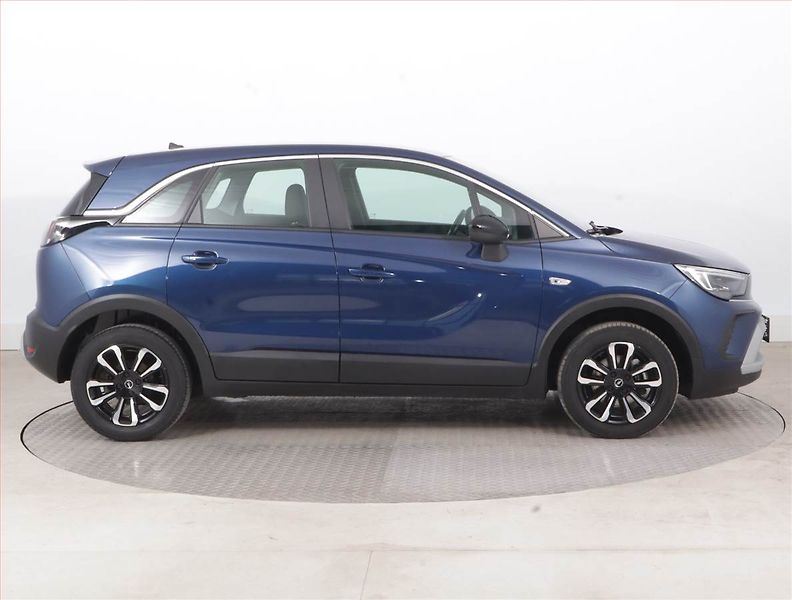Opel Crossland X (2022) Elegance 1.2 Turbo, Serv.kniha - fotka 6 z 15