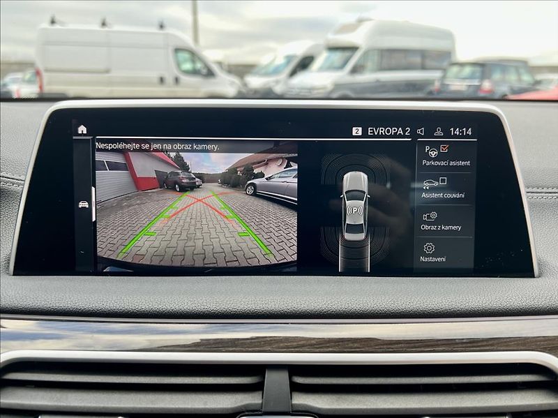 BMW Řada 7 3,0 730d xDrive záruka 2027 - fotka 38 z 61