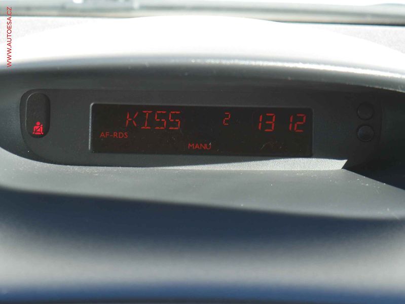 Renault Clio (2009) 1.1 i, ČR, AC, tažné - fotka 13 z 17