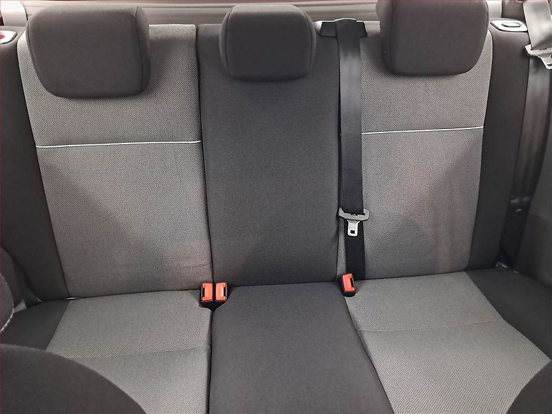 Ford Focus (2010) 1.6 16V - fotka 10 z 15