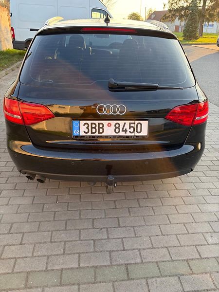 Audi A4 (2009) 2.0 /105kW - fotka 3 z 10