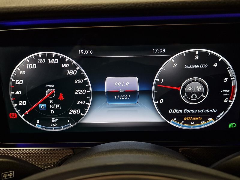 Mercedes-Benz 220 (2017) - fotka 50 z 74