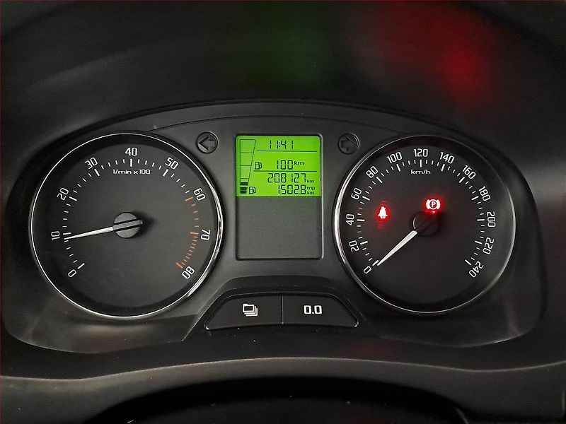 Škoda Fabia (2012) 1.2 12V, po STK, oblíbený vůz - fotka 11 z 14