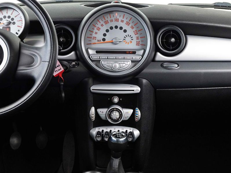 Mini Cooper One - fotka 13 z 20