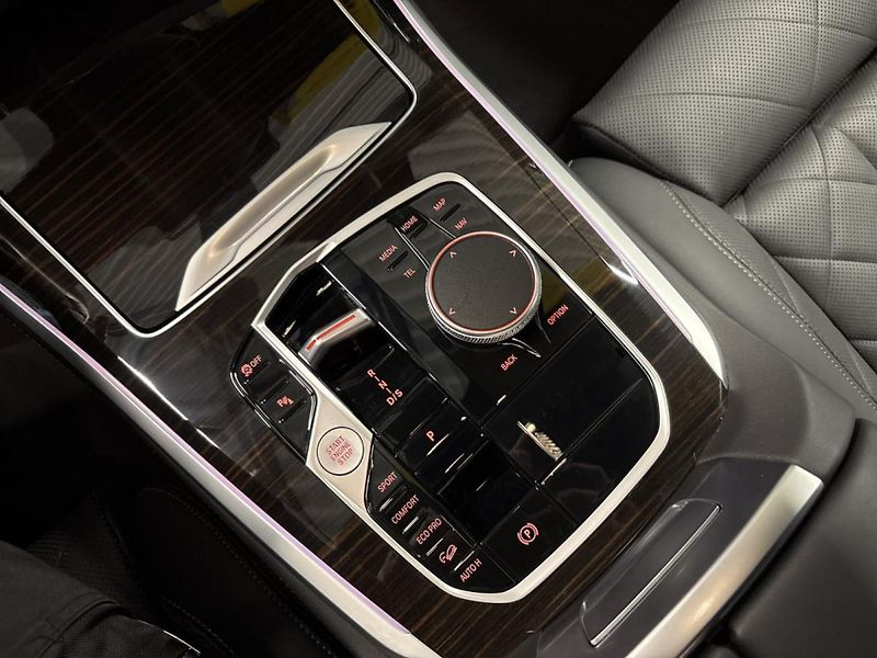BMW X5 xDrive30d M-Sport DAPro Venti - fotka 10 z 12