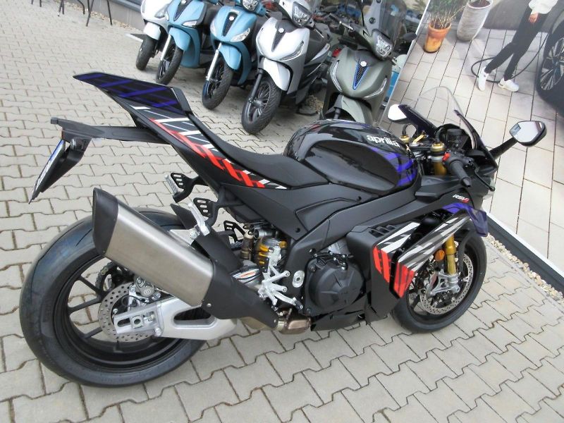 Aprilia (2026) RSV 4 Factory 1100 e5+ - fotka 4 z 14