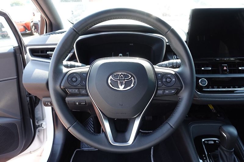 Toyota Corolla 2,0 HEV Style TS - fotka 18 z 32