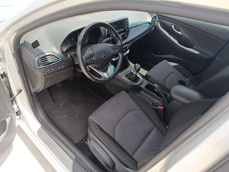 Hyundai i30 1.6CRDI 81kW ČR 1.MAJ DPH - fotka 10 z 32