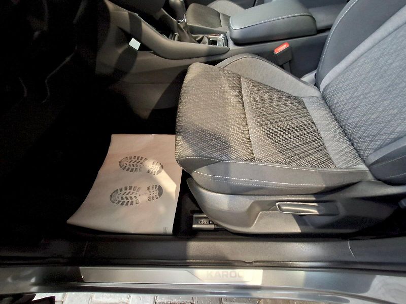 Škoda Karoq (2024) SELECTION TD 85/2.0 M6F - fotka 33 z 47
