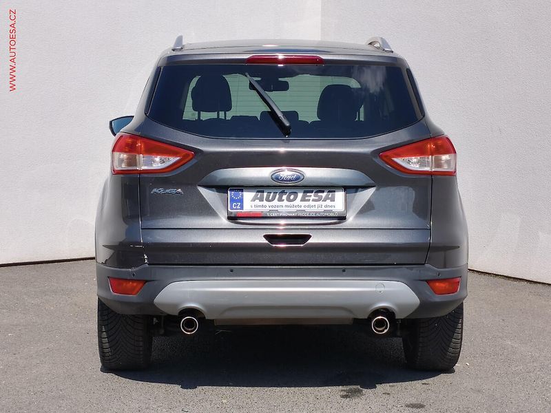 Ford Kuga (2015) 2.0 TDCi, Titanium - fotka 5 z 19