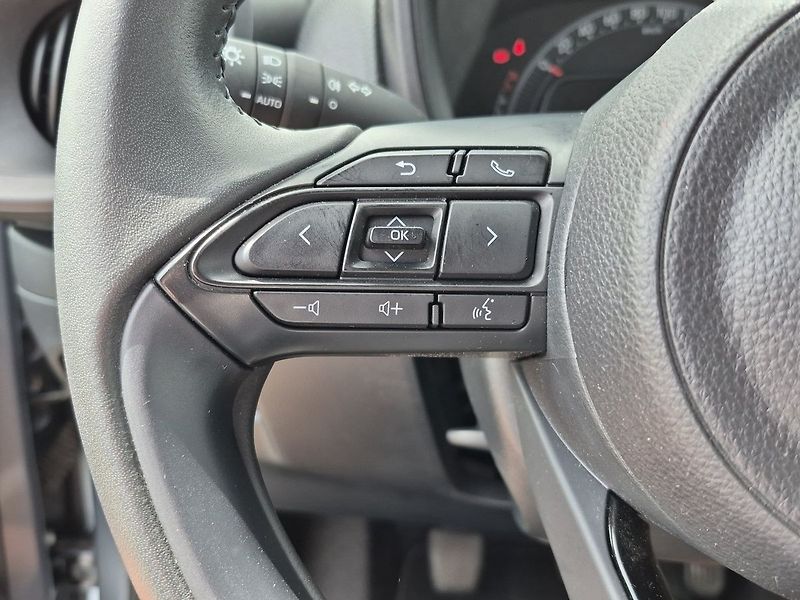 Toyota Ostatní 1,0 VVT-i Comfort - fotka 14 z 21