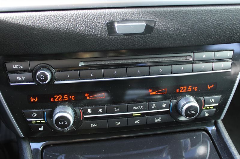 BMW Řada 5 530d GT xDrive LUXURY NAVI - fotka 21 z 27
