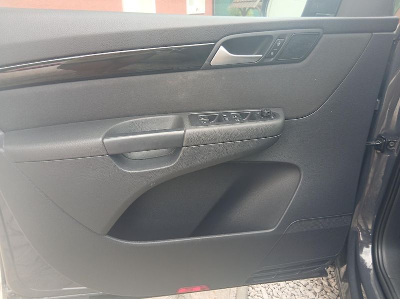 Seat Alhambra 2.0 TDi 7míst DSG - fotka 8 z 40