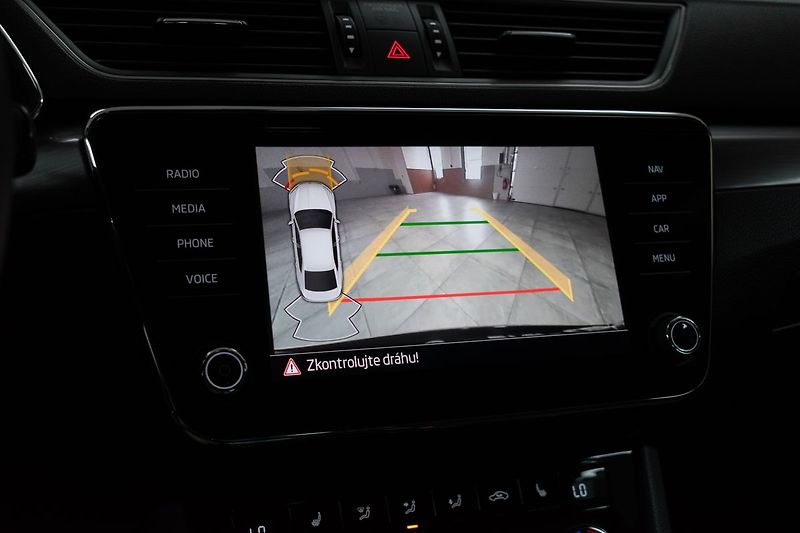 Škoda Superb 1.5 TSI STYLE*VIRTUAL*ČR 1.MAJ - fotka 26 z 43
