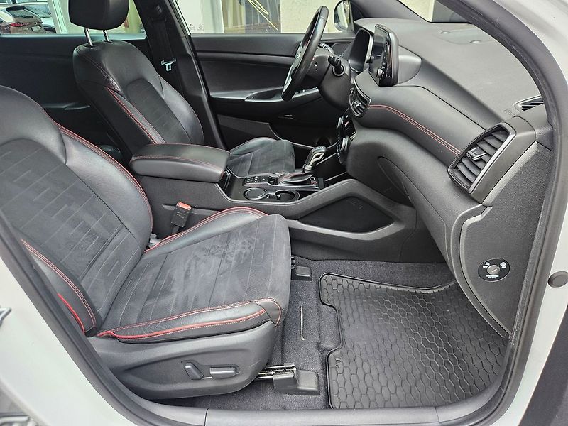 Hyundai Tucson 2,0D N-Line Premium,4x4, 1.maj - fotka 32 z 44