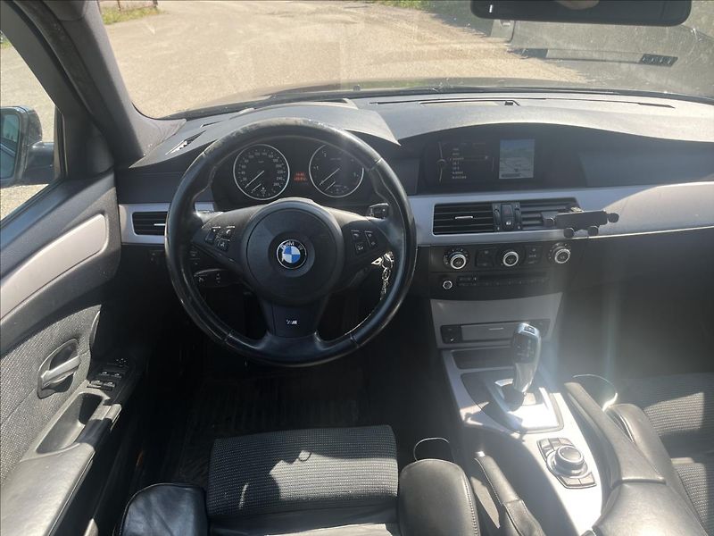 BMW Řada 5 3,0 d 173KW 4x4 AUTOMAT - fotka 14 z 33