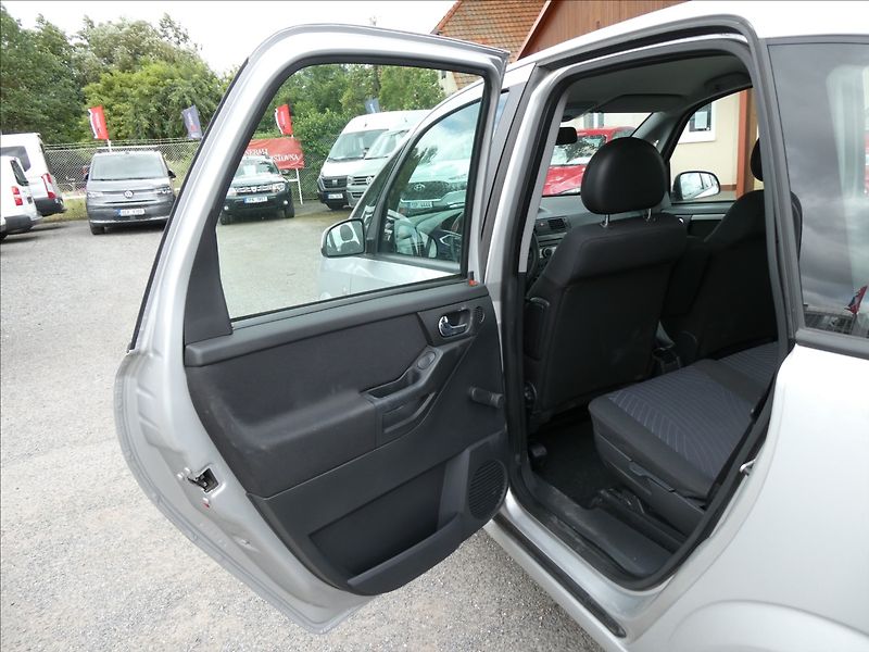 Opel Meriva 1,6 i 77kW AUTOMAT, klima - fotka 12 z 24