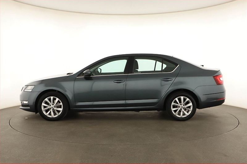 Škoda Octavia (2019) Style 1.5 TSI, ČR,1.maj - fotka 3 z 13