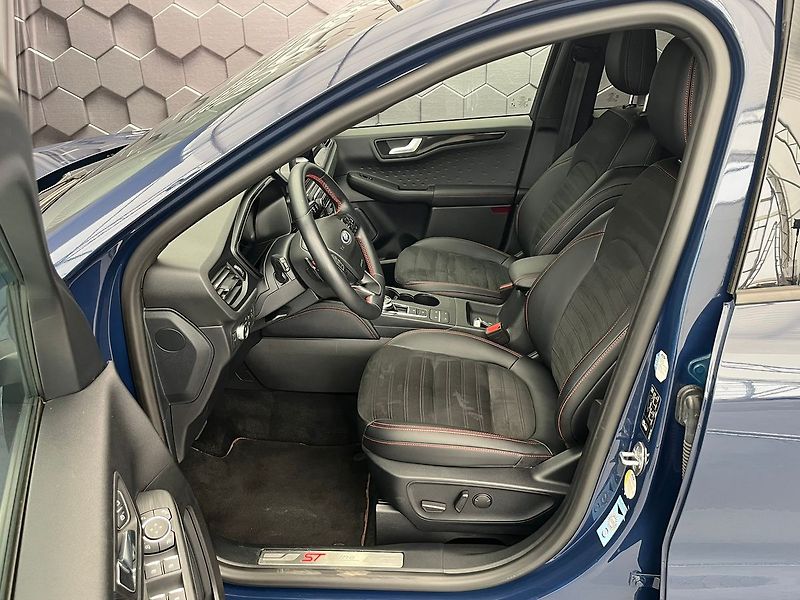 Ford Kuga 2,0 EB ST-Line 140kW AWD - fotka 31 z 55