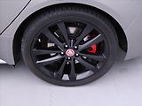 Jaguar XE 2,0 P300 221kW R-Dynamic DPH - náhled 36