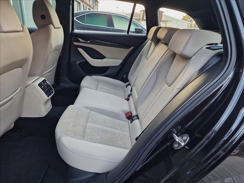 Škoda Octavia 2.0TDI 110kW DSG Style, 1.Maj. - fotka 17 z 50