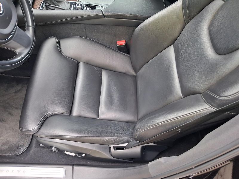 Volvo V90 (2017) 2,0 D5 173kw SERVISKA TOP STAV - fotka 41 z 51