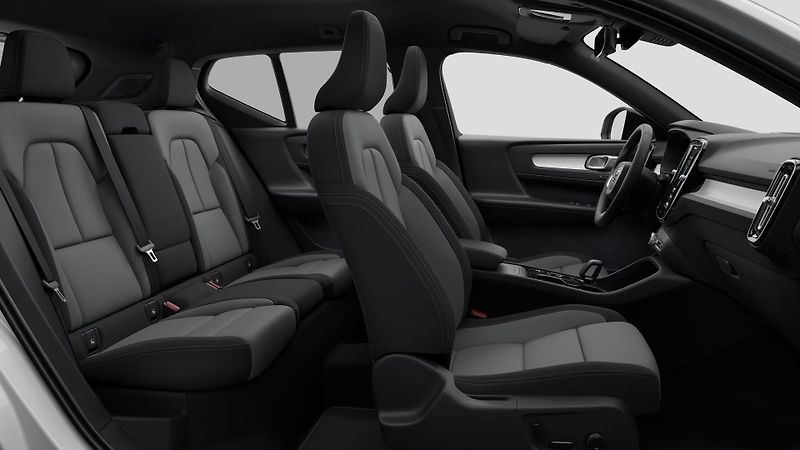 Volvo XC40 (2026) B3 AUT DARK PLUS - fotka 4 z 11