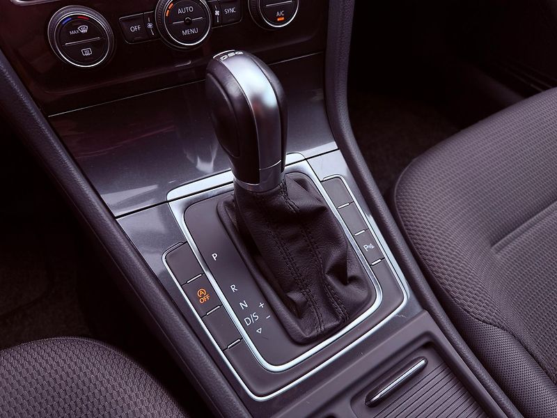 Volkswagen Golf 1.5 TSi Comfortline DSG, ČR - fotka 21 z 26
