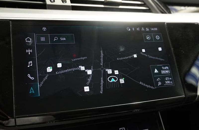 Audi Q8 e-tron 55 Q Panorama Kamera Ambient  - fotka 13 z 17