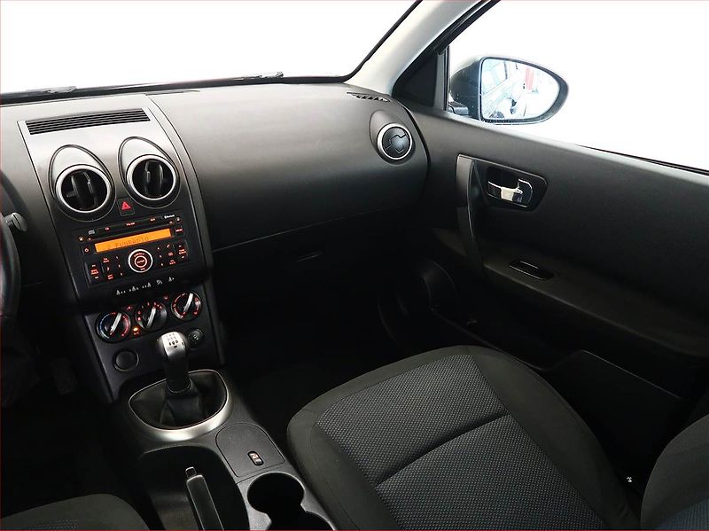 Nissan Qashqai (2009) 1.6 - fotka 8 z 14