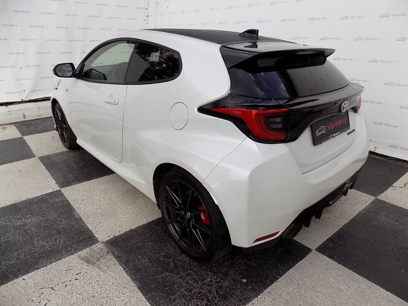 Toyota GR Yaris (2020) 1.6i/16V/FOUR/AWD/LED/ČR/ - fotka 3 z 32