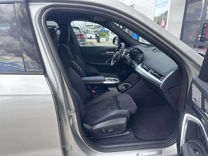 BMW X1 xDrive30e M-Sport - fotka 9 z 28