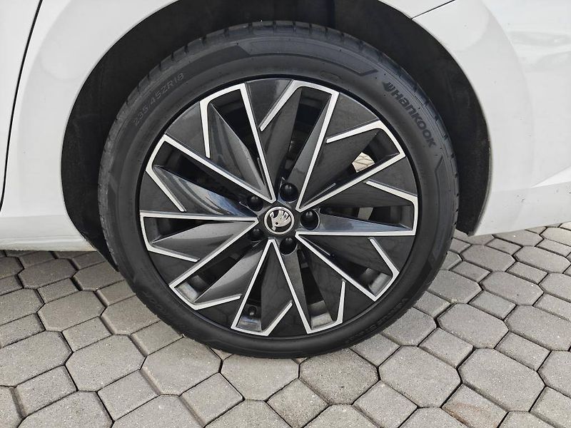 Škoda Superb L&K 7DSG 2,0TDI - fotka 24 z 26