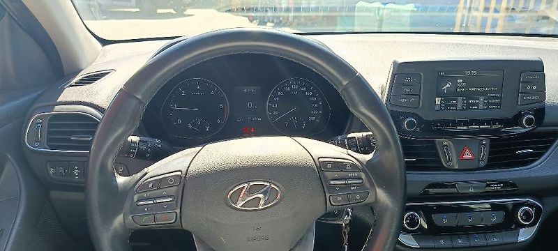 Hyundai i30 (2019) - fotka 6 z 12