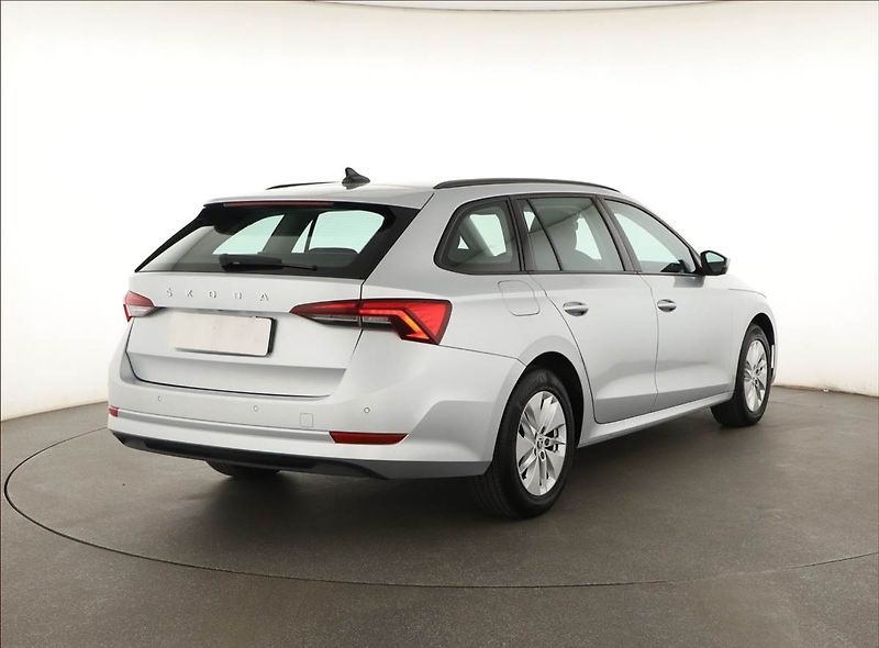 Škoda Octavia (2023) Ambition 2.0 TDI, ČR,1.maj - fotka 5 z 20