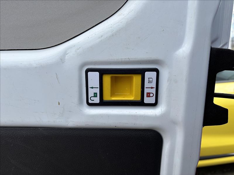 Ford Transit 2,0 EcoBlue Trend Chlaďák L2 - fotka 13 z 35