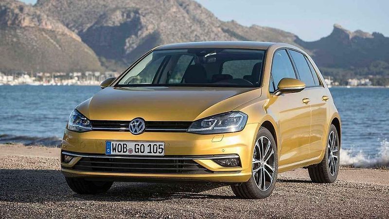 Porovnání prvního a posledního Volkswagenu Golf.