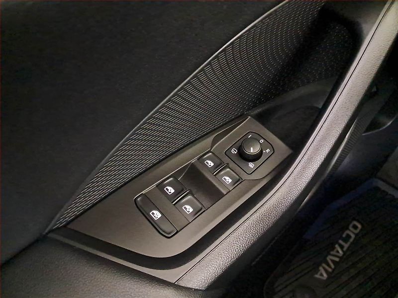 Škoda Octavia (2023) Style Plus 1.5 TSI - fotka 22 z 22