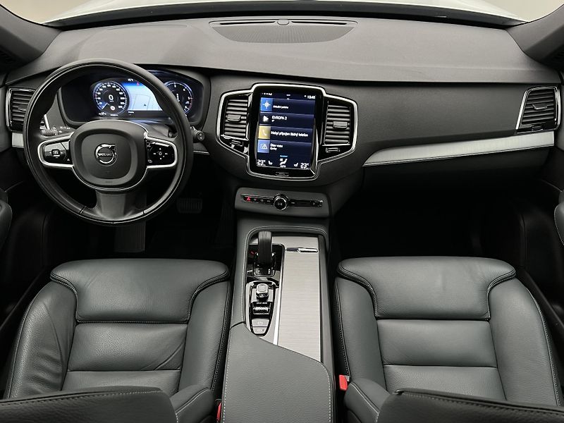 Volvo XC90 B5 AWD MOMENTUM PRO 7 MÍST - fotka 2 z 44