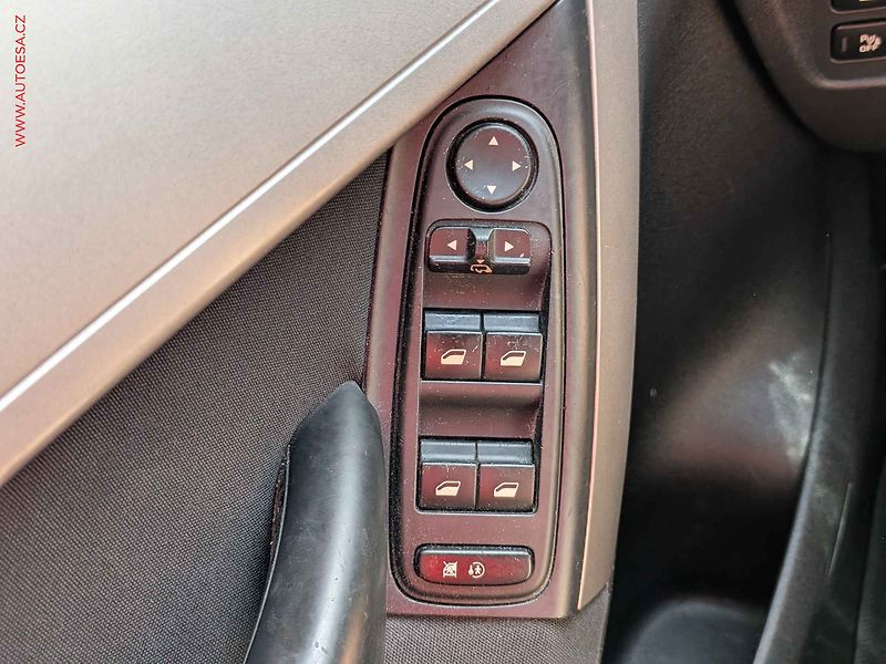 Citroën C4 Picasso (2011) 1.6HDi, AT, tempo, park.asist - fotka 12 z 14
