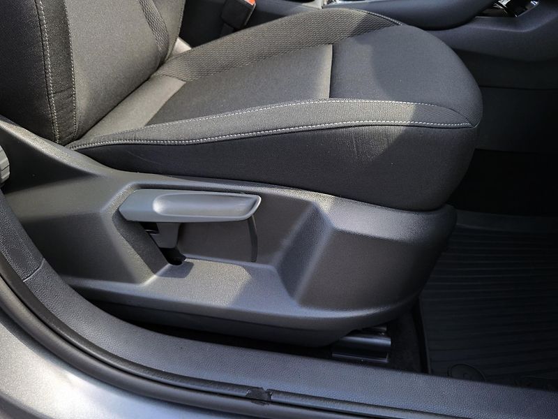 Škoda Karoq 2.0 TDi 85kW DSG AMBITION *ČR - fotka 24 z 43
