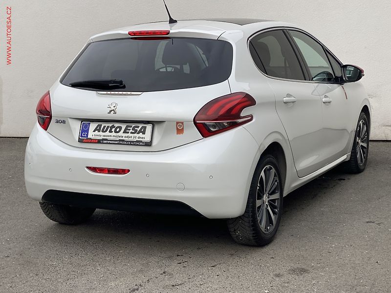 Peugeot 208 (2017) 1.2PT, Roland Garros, panor - fotka 4 z 17