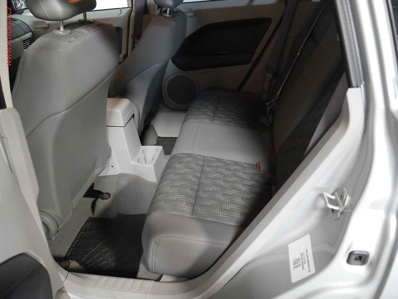 Dodge Caliber (2006) 2.0CRDi, ČR, AC, výhřev sed - fotka 10 z 16