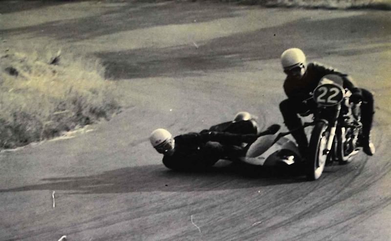 Tovární Jawa 350 pro seriál závodů Mistrovství světa z konce šedesátých lete - zřejmě technicky nejdokonalejší motocykl té doby