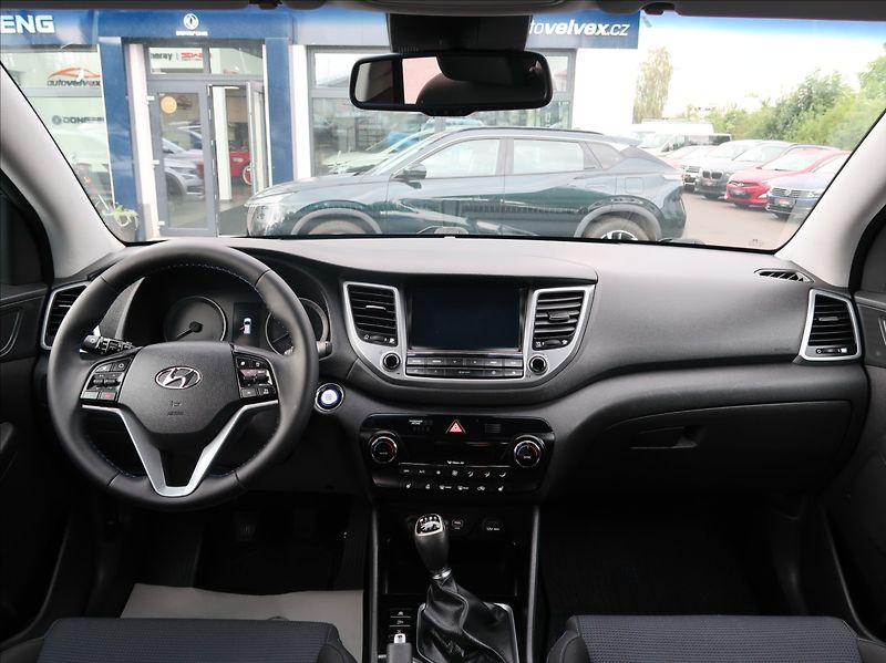 Hyundai Tucson 2,0 CRDi,100kW,1majČR,4x4,S.kn - fotka 18 z 31
